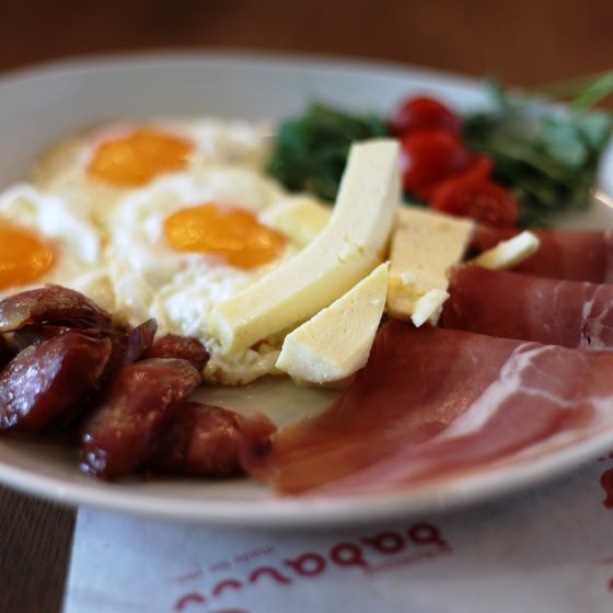 Njeguši breakfast